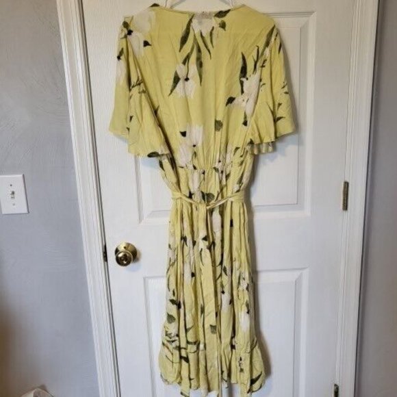 Rachel Roy Plus Size V-Neck, Floral, Size 3X, Flutter Sleeves, Pale Yellow, NWT - Picture 12 of 14